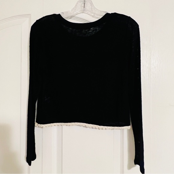 Chloe K Daisy Rayon Long Sleeve Small White Yellow Daisies Sweater Crop Top - Picture 8 of 10